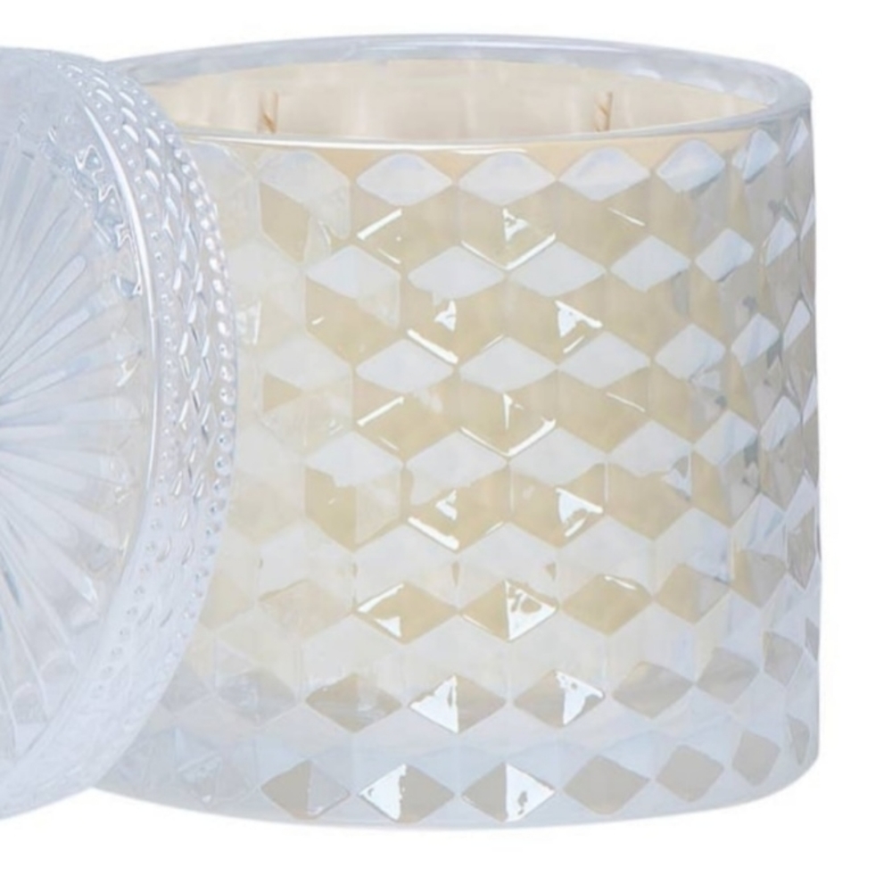 NWT Candle Prosecco (white) 15oz